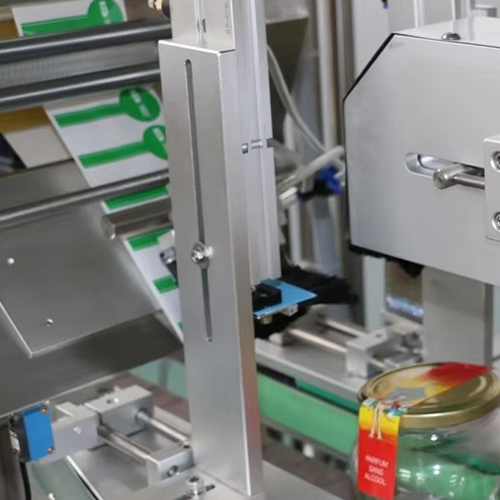 MT-130 Horizontal labeling machine